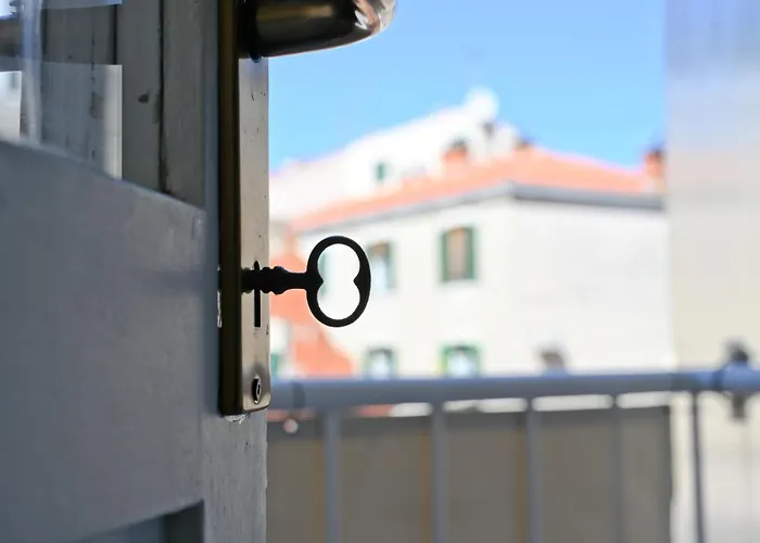 Old Town * Ζαντάρ
